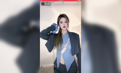 最新《瘋狂抖音》外篇之《抖音擦邊3》顏值主播直播各顯神通 閃現 走光露點 刷邊PK (24)