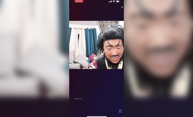 最新《瘋狂抖音》外篇之《抖音擦邊3》顏值主播直播各顯神通 閃現 走光露點 刷邊PK (108)