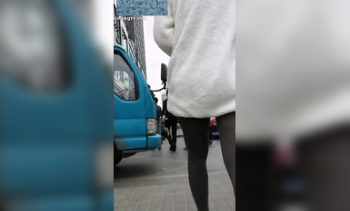 各種地方摸完女生翹臀或黑絲長腿就跑 各種尖叫聲 有的露臉 有的抄底 腎上腺素拉滿 太刺激 (8)