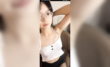 最新《瘋狂抖音》外篇之《抖音擦邊3》顏值主播直播各顯神通 閃現 走光露點 刷邊PK (190)