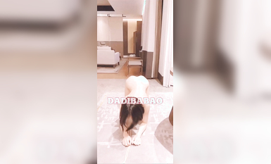 抖音80W粉絲推特網紅超萌蘿莉反差婊一隻喔私拍視圖大量流出人前露出3P喝尿野戰騷中極品 (100)