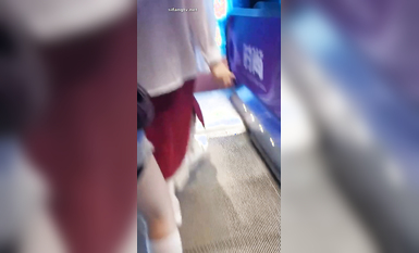 各種地方摸完女生翹臀或黑絲長腿就跑 各種尖叫聲 有的露臉 有的抄底 腎上腺素拉滿 太刺激 (20)