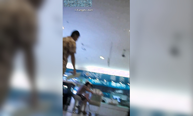 各種地方摸完女生翹臀或黑絲長腿就跑 各種尖叫聲 有的露臉 有的抄底 腎上腺素拉滿 太刺激 (15)