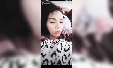 最新《瘋狂抖音》外篇之《抖音擦邊3》顏值主播直播各顯神通 閃現 走光露點 刷邊PK (210)