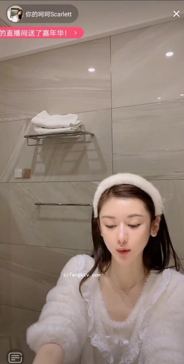 最新《瘋狂抖音》外篇之《抖音擦邊3》顏值主播直播各顯神通 閃現 走光露點 刷邊PK (13)