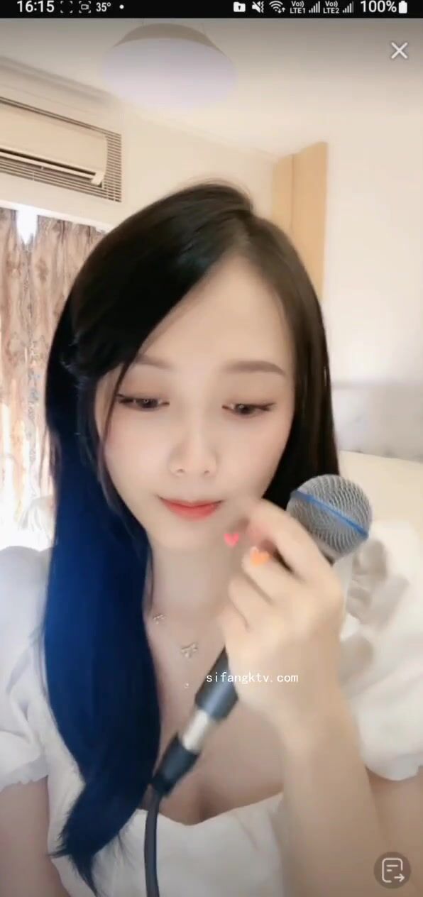 最新《瘋狂抖音》外篇之《抖音擦邊3》顏值主播直播各顯神通 閃現 走光露點 刷邊PK (230)