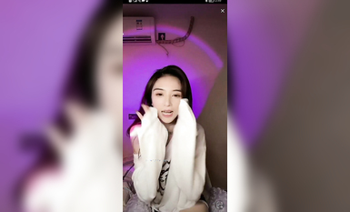 最新《瘋狂抖音》外篇之《抖音擦邊3》顏值主播直播各顯神通 閃現 走光露點 刷邊PK (198)