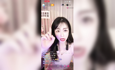 最新《瘋狂抖音》外篇之《抖音擦邊3》顏值主播直播各顯神通 閃現 走光露點 刷邊PK (101)