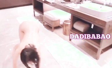 抖音80W粉絲推特網紅超萌蘿莉反差婊一隻喔私拍視圖大量流出人前露出3P喝尿野戰騷中極品 (66)