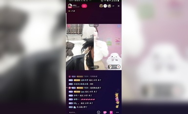 最新《瘋狂抖音》外篇之《抖音擦邊3》顏值主播直播各顯神通 閃現 走光露點 刷邊PK (80)