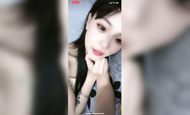 最新《瘋狂抖音》外篇之《抖音擦邊3》顏值主播直播各顯神通 閃現 走光露點 刷邊PK (224)