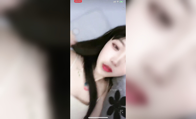 最新《瘋狂抖音》外篇之《抖音擦邊3》顏值主播直播各顯神通 閃現 走光露點 刷邊PK (224)