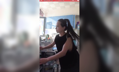 最新《瘋狂抖音》外篇之《抖音擦邊3》顏值主播直播各顯神通 閃現 走光露點 刷邊PK (176)