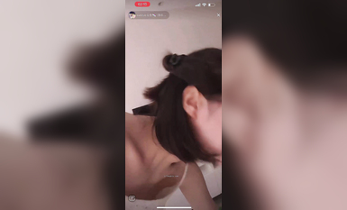 最新《瘋狂抖音》外篇之《抖音擦邊3》顏值主播直播各顯神通 閃現 走光露點 刷邊PK (49)