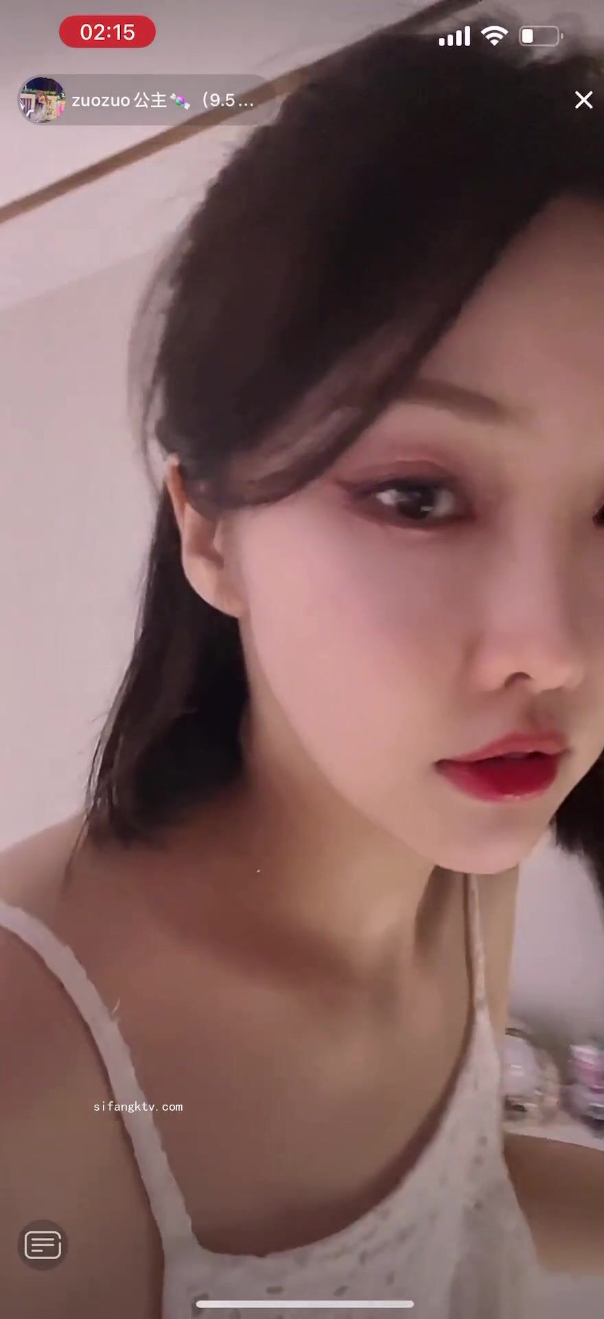 最新《瘋狂抖音》外篇之《抖音擦邊3》顏值主播直播各顯神通 閃現 走光露點 刷邊PK (49)