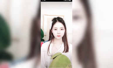 最新《瘋狂抖音》外篇之《抖音擦邊3》顏值主播直播各顯神通 閃現 走光露點 刷邊PK (46)