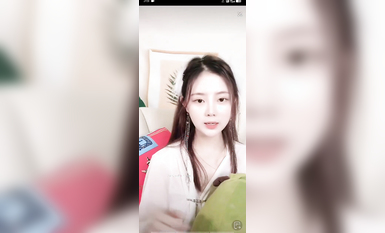 最新《瘋狂抖音》外篇之《抖音擦邊3》顏值主播直播各顯神通 閃現 走光露點 刷邊PK (46)