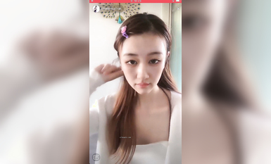 最新《瘋狂抖音》外篇之《抖音擦邊3》顏值主播直播各顯神通 閃現 走光露點 刷邊PK (26)