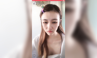 最新《瘋狂抖音》外篇之《抖音擦邊3》顏值主播直播各顯神通 閃現 走光露點 刷邊PK (26)