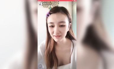 最新《瘋狂抖音》外篇之《抖音擦邊3》顏值主播直播各顯神通 閃現 走光露點 刷邊PK (26)