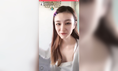 最新《瘋狂抖音》外篇之《抖音擦邊3》顏值主播直播各顯神通 閃現 走光露點 刷邊PK (26)