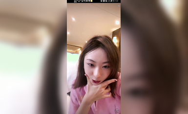 最新《瘋狂抖音》外篇之《抖音擦邊2》顏值主播各顯神通 閃現走光 刷邊尿尿熱舞 扣逼漏奶 (94)