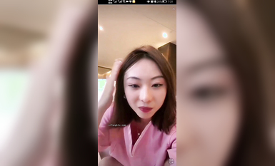 最新《瘋狂抖音》外篇之《抖音擦邊2》顏值主播各顯神通 閃現走光 刷邊尿尿熱舞 扣逼漏奶 (94)