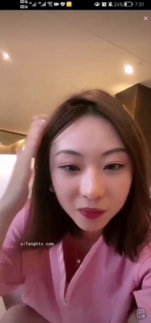 最新《瘋狂抖音》外篇之《抖音擦邊2》顏值主播各顯神通 閃現走光 刷邊尿尿熱舞 扣逼漏奶 (94)