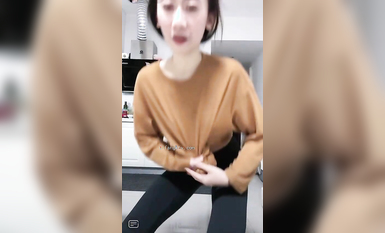 最新《瘋狂抖音》外篇之《抖音擦邊2》顏值主播各顯神通 閃現走光 刷邊尿尿熱舞 扣逼漏奶 (169)