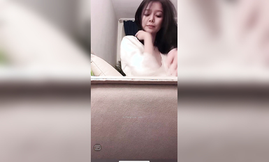 最新《瘋狂抖音》外篇之《抖音擦邊2》顏值主播各顯神通 閃現走光 刷邊尿尿熱舞 扣逼漏奶 (152)