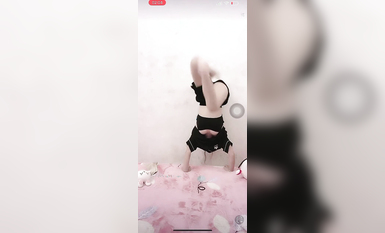 最新《瘋狂抖音》外篇之《抖音擦邊2》顏值主播各顯神通 閃現走光 刷邊尿尿熱舞 扣逼漏奶 (87)