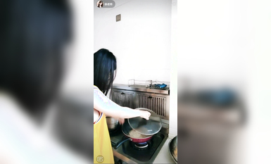 最新《瘋狂抖音》外篇之《抖音擦邊2》顏值主播各顯神通 閃現走光 刷邊尿尿熱舞 扣逼漏奶 (156)