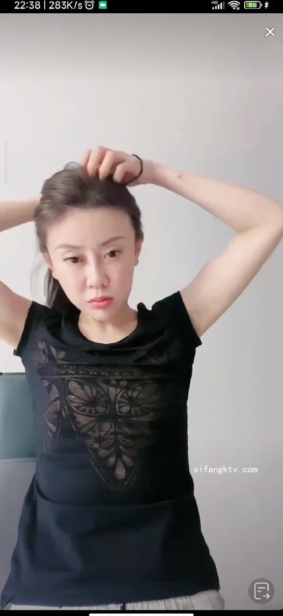 最新《瘋狂抖音》外篇之《抖音擦邊2》顏值主播各顯神通 閃現走光 刷邊尿尿熱舞 扣逼漏奶 (71)