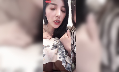 最新《瘋狂抖音》外篇之《抖音擦邊2》顏值主播各顯神通 閃現走光 刷邊尿尿熱舞 扣逼漏奶 (129)