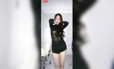 最新《瘋狂抖音》外篇之《抖音擦邊2》顏值主播各顯神通 閃現走光 刷邊尿尿熱舞 扣逼漏奶 (121)