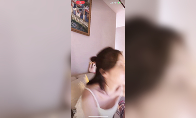 最新《瘋狂抖音》外篇之《抖音擦邊2》顏值主播各顯神通 閃現走光 刷邊尿尿熱舞 扣逼漏奶 (76)