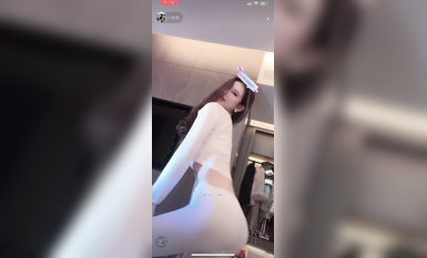 最新《瘋狂抖音》外篇之《抖音擦邊2》顏值主播各顯神通 閃現走光 刷邊尿尿熱舞 扣逼漏奶 (142)