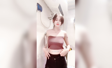 最新《瘋狂抖音》外篇之《抖音擦邊2》顏值主播各顯神通 閃現走光 刷邊尿尿熱舞 扣逼漏奶 (15)