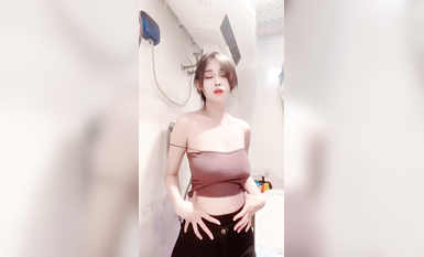 最新《瘋狂抖音》外篇之《抖音擦邊2》顏值主播各顯神通 閃現走光 刷邊尿尿熱舞 扣逼漏奶 (15)