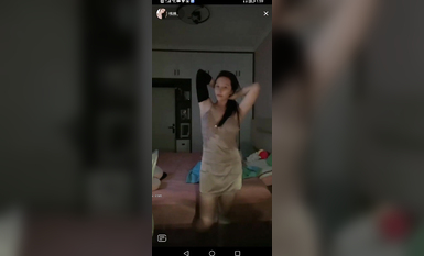 最新《瘋狂抖音》外篇之《抖音擦邊2》顏值主播各顯神通 閃現走光 刷邊尿尿熱舞 扣逼漏奶 (198)