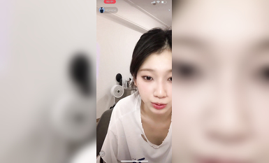 最新《瘋狂抖音》外篇之《抖音擦邊2》顏值主播各顯神通 閃現走光 刷邊尿尿熱舞 扣逼漏奶 (186)