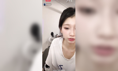 最新《瘋狂抖音》外篇之《抖音擦邊2》顏值主播各顯神通 閃現走光 刷邊尿尿熱舞 扣逼漏奶 (186)