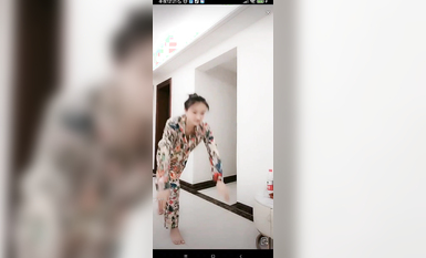 最新《瘋狂抖音》外篇之《抖音擦邊2》顏值主播各顯神通 閃現走光 刷邊尿尿熱舞 扣逼漏奶 (66)