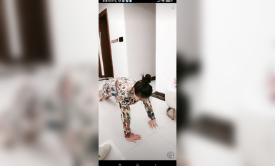 最新《瘋狂抖音》外篇之《抖音擦邊2》顏值主播各顯神通 閃現走光 刷邊尿尿熱舞 扣逼漏奶 (66)