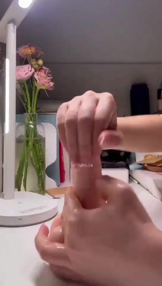 超嫩蘿莉雲集『玉紫醬+甜甜起司桃+貓七小+兔醬』極品翹乳粉穴榨乾你的精華超養眼甜甜起司桃 (1)