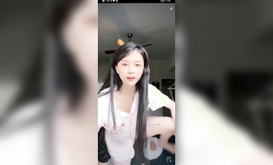 最新《瘋狂抖音》外篇之《抖音擦邊2》顏值主播各顯神通 閃現走光 刷邊尿尿熱舞 扣逼漏奶 (3)