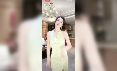 最新《瘋狂抖音》外篇之《抖音擦邊2》顏值主播各顯神通 閃現走光 刷邊尿尿熱舞 扣逼漏奶 (78)