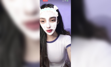 最新《瘋狂抖音》外篇之《抖音擦邊2》顏值主播各顯神通 閃現走光 刷邊尿尿熱舞 扣逼漏奶 (124)