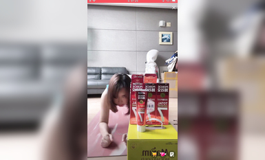 最新《瘋狂抖音》外篇之《抖音擦邊2》顏值主播各顯神通 閃現走光 刷邊尿尿熱舞 扣逼漏奶 (114)