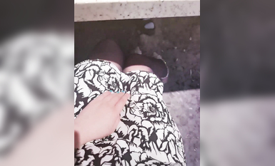 重磅推薦！淫盪肥臀人妻母狗【見過騷的 沒見過這么騷的】喜歡戶外露出，喜歡被很多男人操 (147)